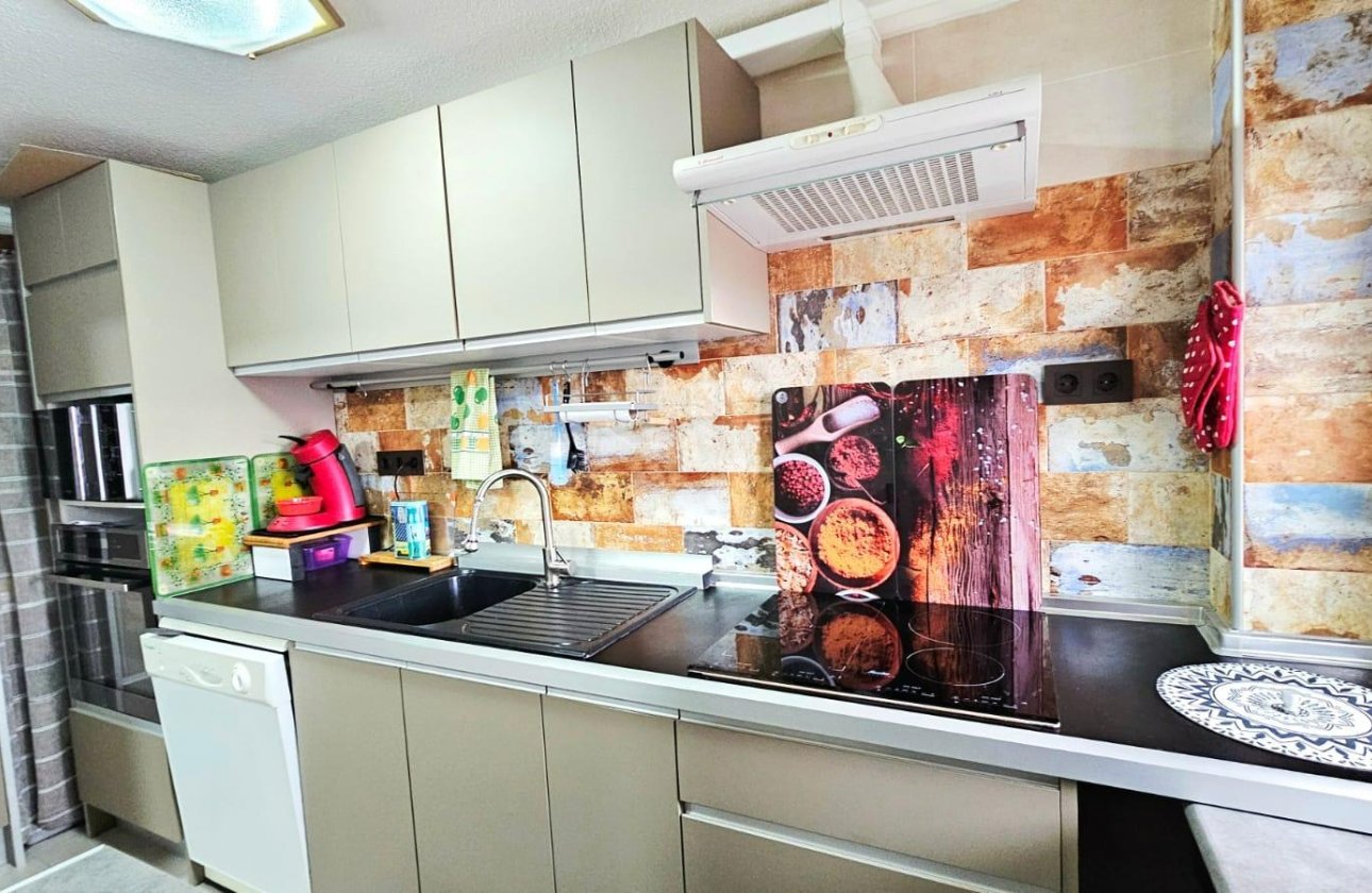 Herverkoop - Appartement -
Torrevieja - Playa De Los Naufragos