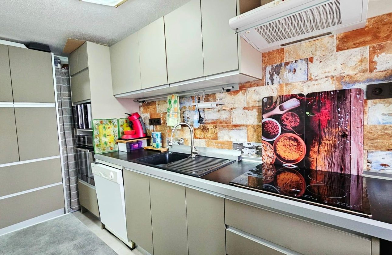 Herverkoop - Appartement -
Torrevieja - Playa De Los Naufragos