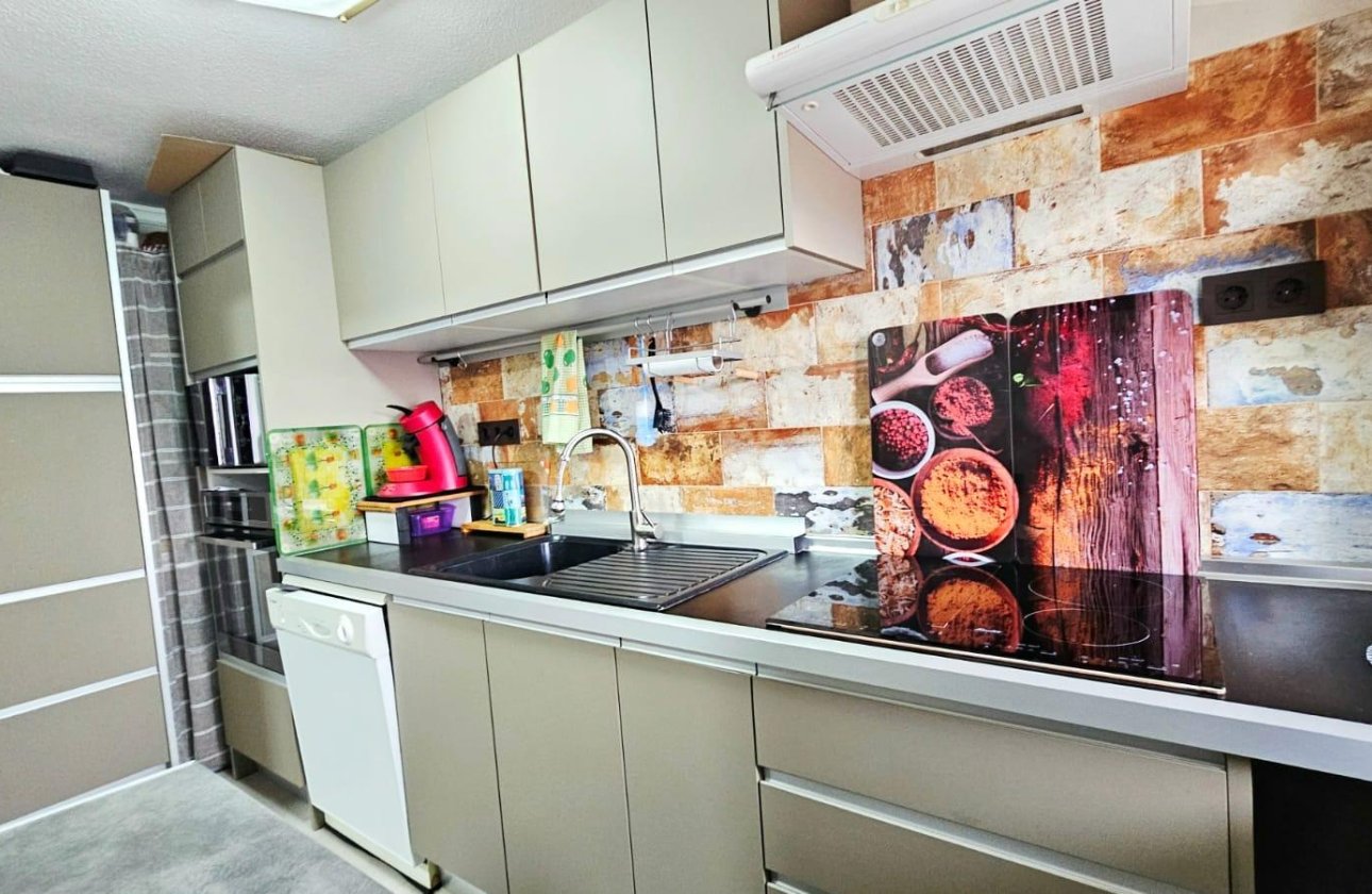 Herverkoop - Appartement -
Torrevieja - Playa De Los Naufragos