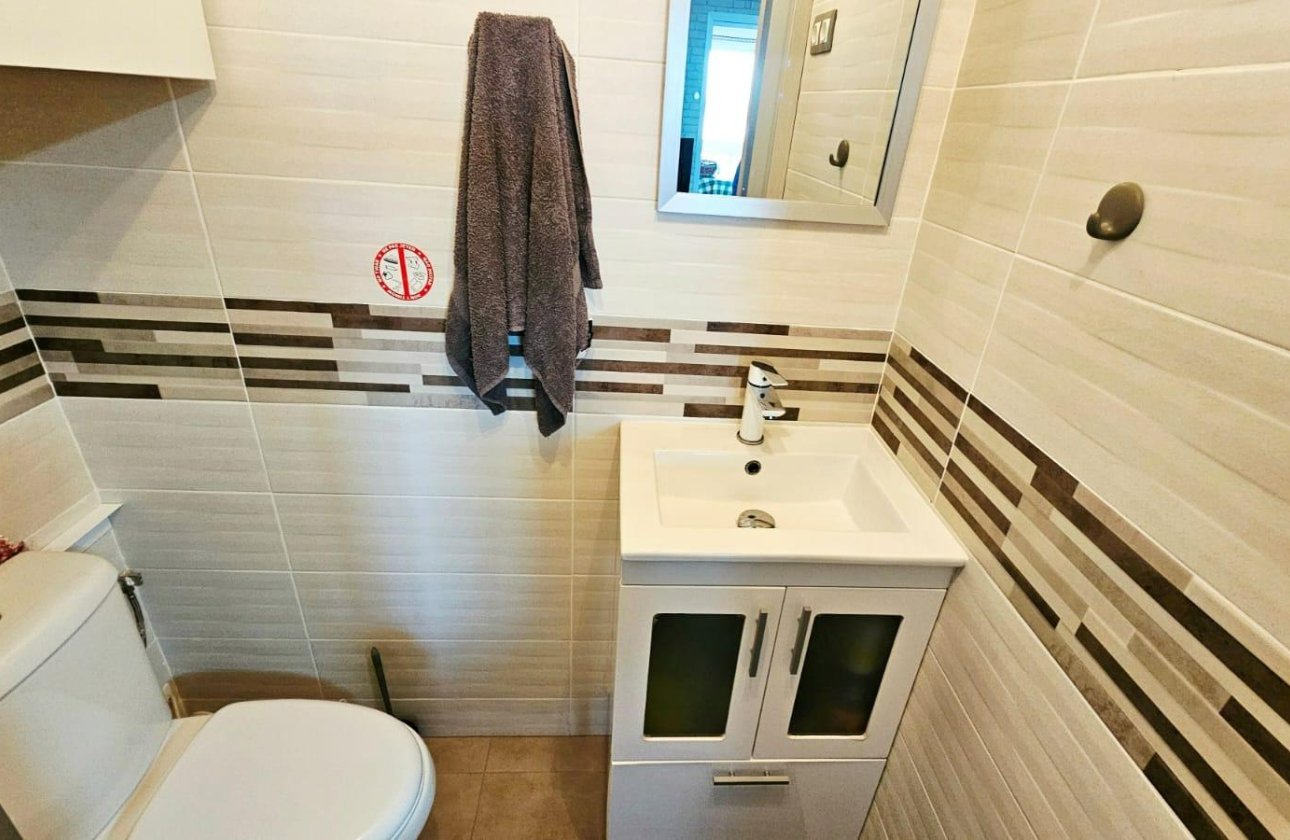 Herverkoop - Appartement -
Torrevieja - Playa De Los Naufragos