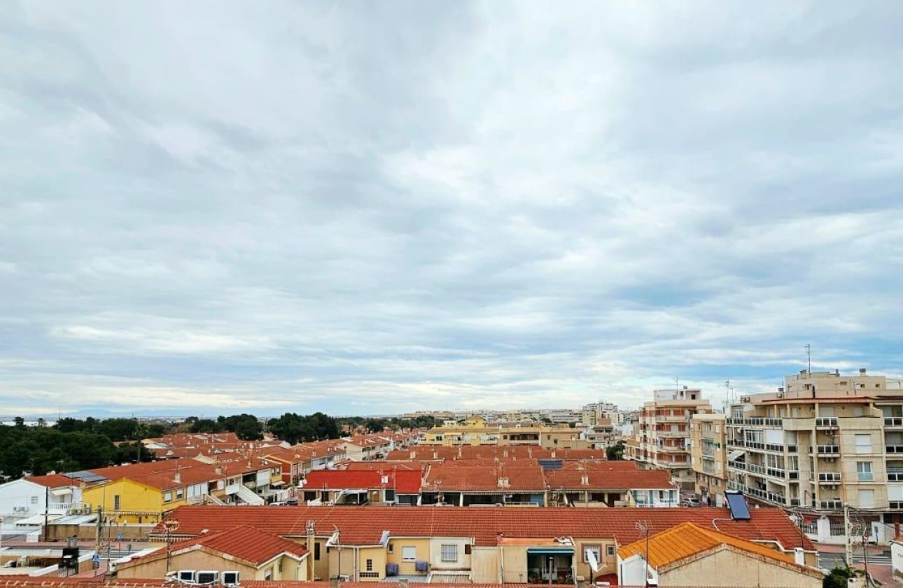 Herverkoop - Appartement -
Torrevieja - Playa De Los Naufragos