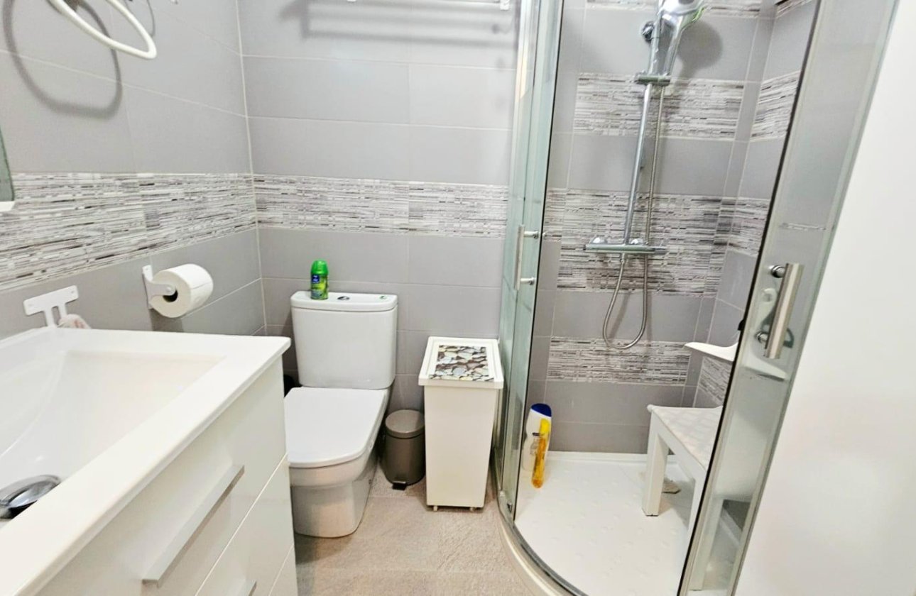 Herverkoop - Appartement -
Torrevieja - Playa De Los Naufragos