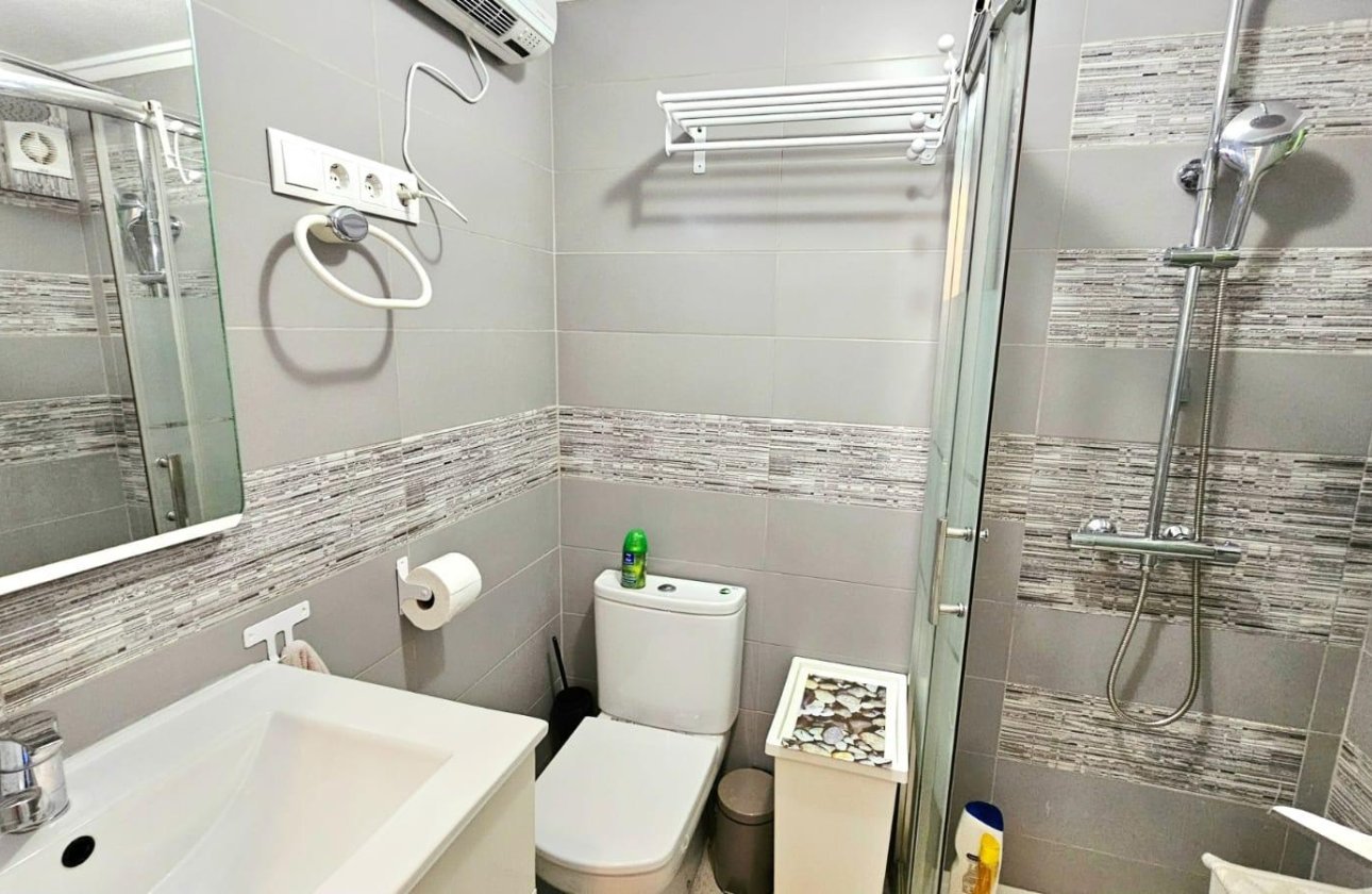 Herverkoop - Appartement -
Torrevieja - Playa De Los Naufragos