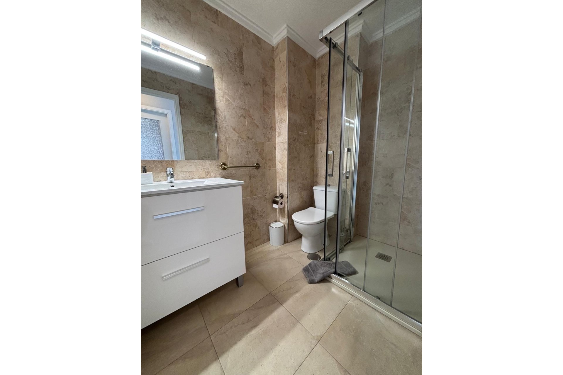 Herverkoop - Appartement -
Torrevieja - Playa De Los Naufragos