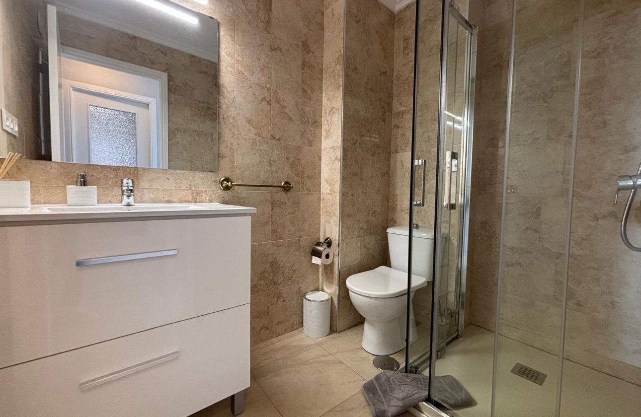 Herverkoop - Appartement -
Torrevieja - Playa De Los Naufragos