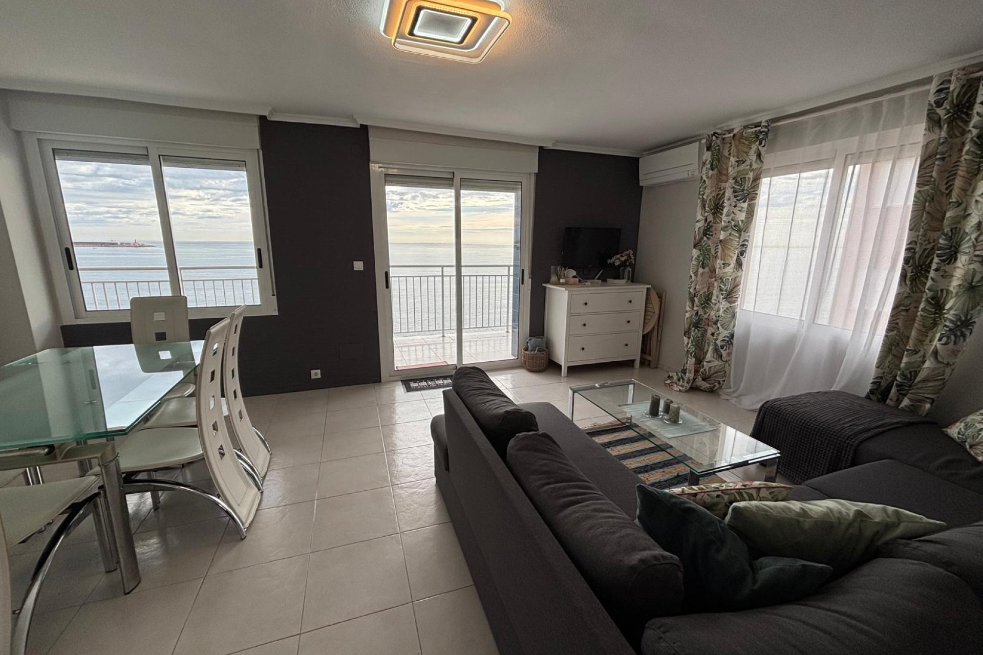 Herverkoop - Appartement -
Torrevieja - Playa De Los Naufragos