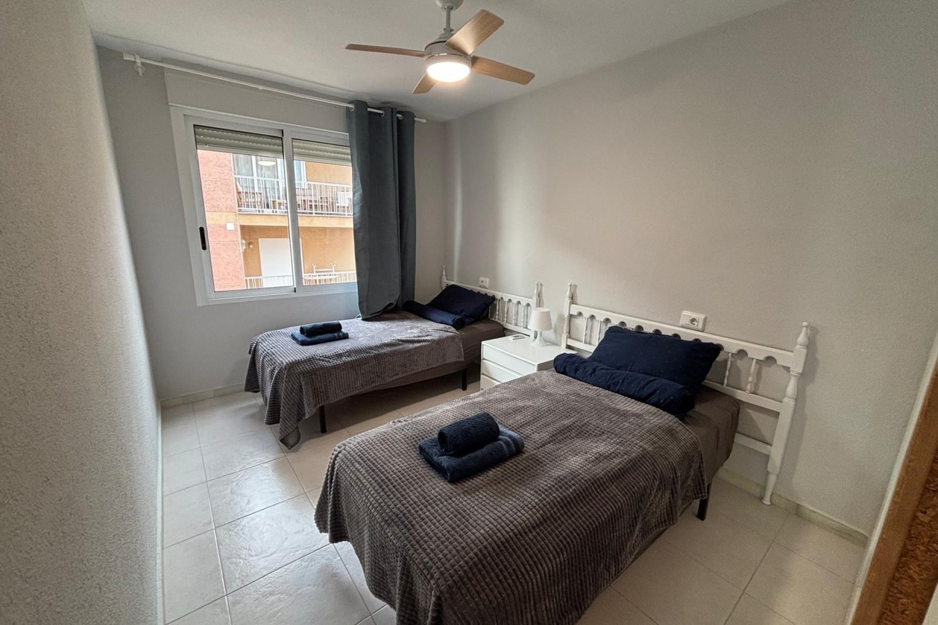 Herverkoop - Appartement -
Torrevieja - Playa De Los Naufragos