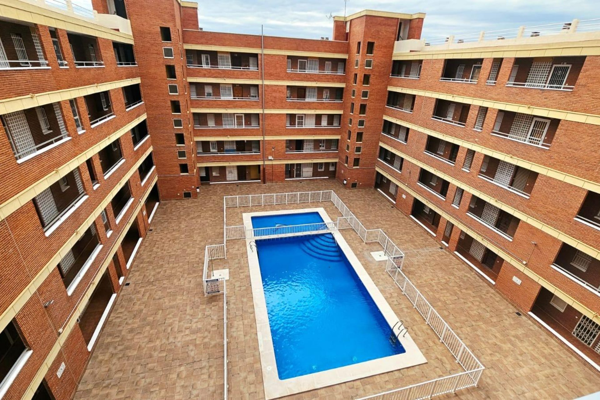 Herverkoop - Appartement -
Torrevieja - Playa De Los Naufragos