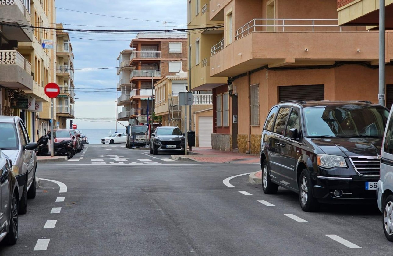 Herverkoop - Appartement -
Torrevieja - Playa De Los Naufragos