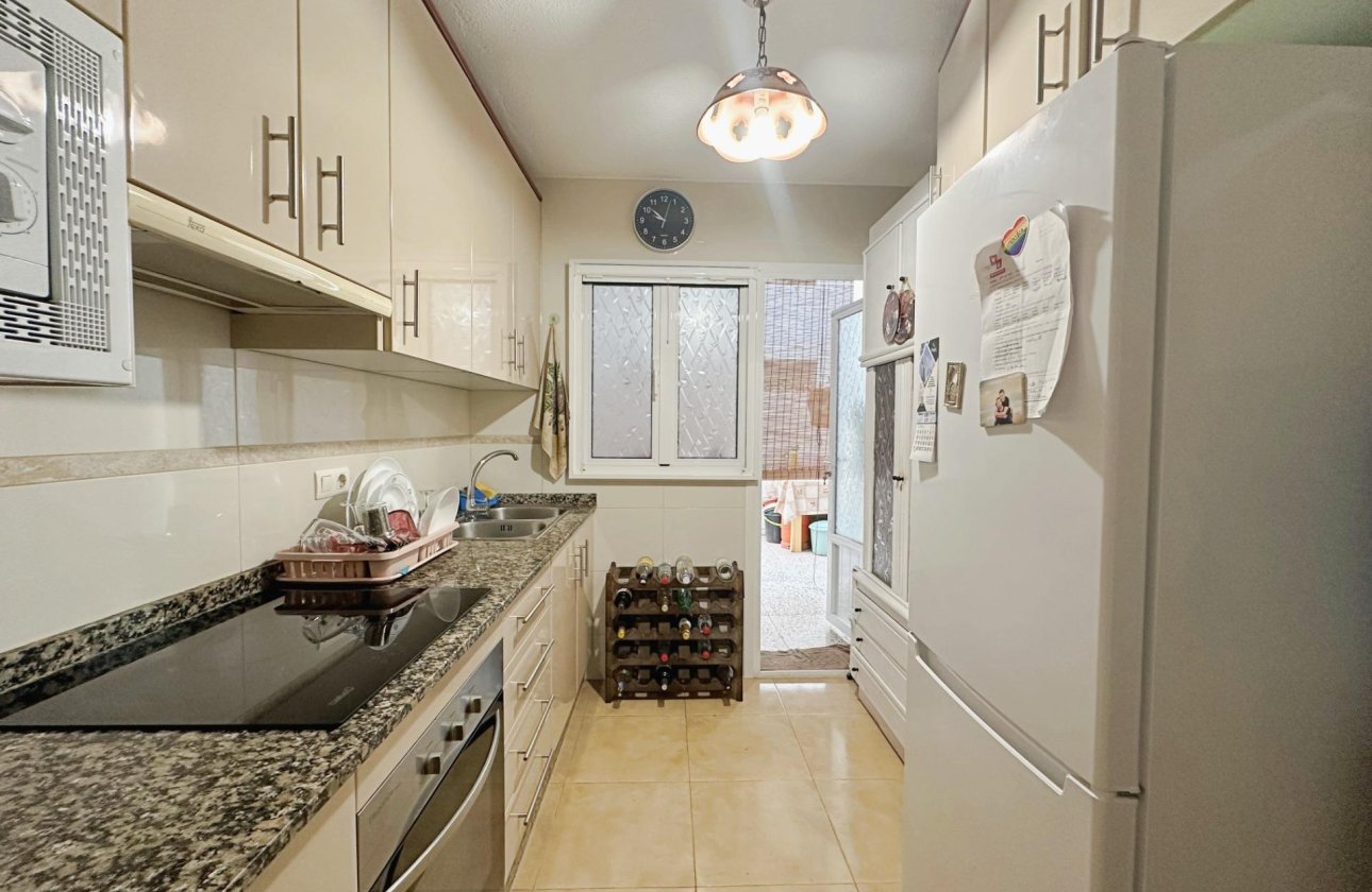 Herverkoop - Appartement -
Torrevieja - Playa De Los Naufragos