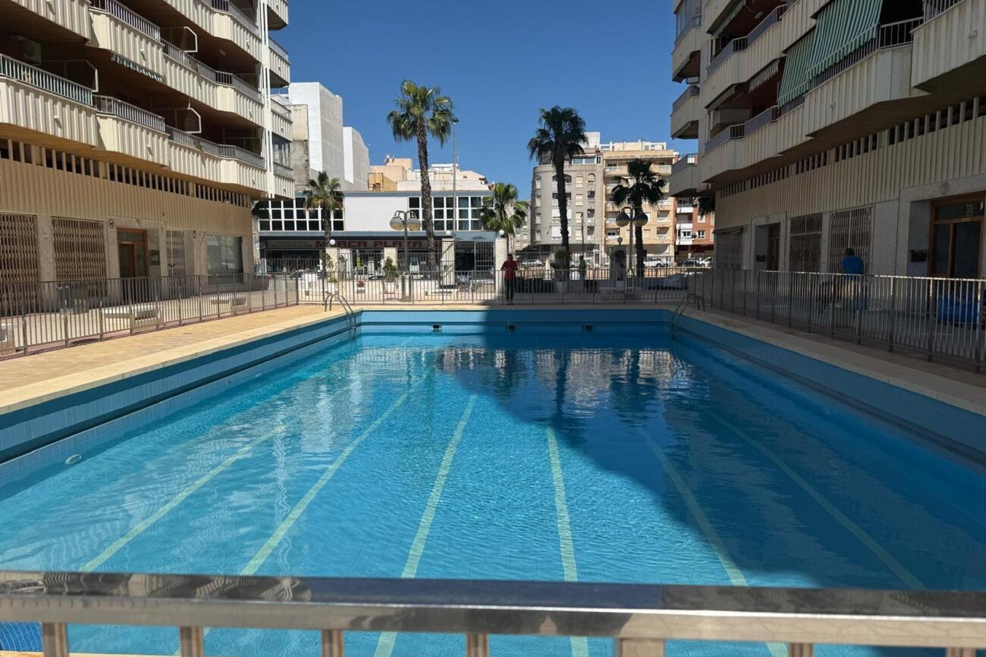 Herverkoop - Appartement -
Torrevieja - Playa del Acequión