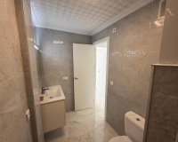Herverkoop - Appartement -
Torrevieja - Playa del Acequión