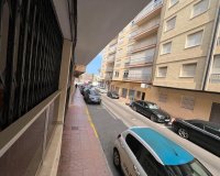 Herverkoop - Appartement -
Torrevieja - Playa del Cura