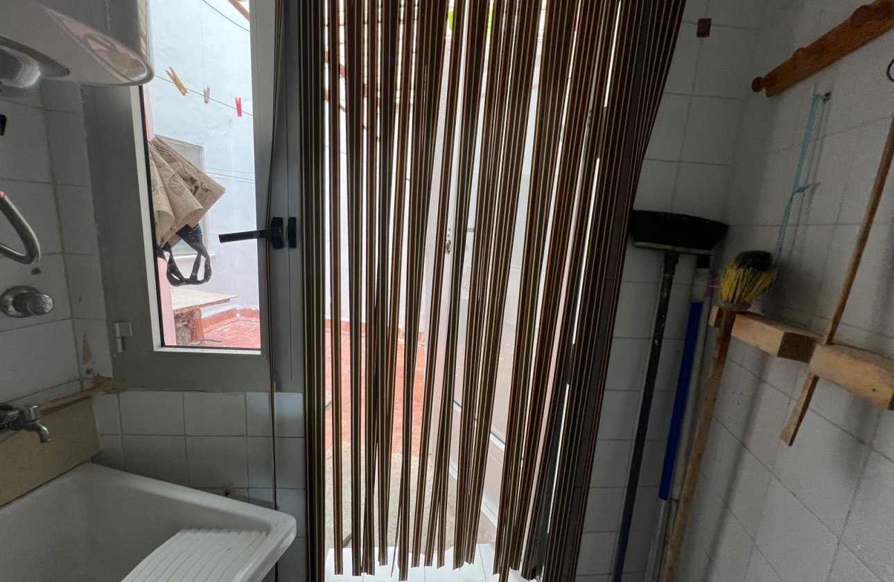 Herverkoop - Appartement -
Torrevieja - Playa del Cura