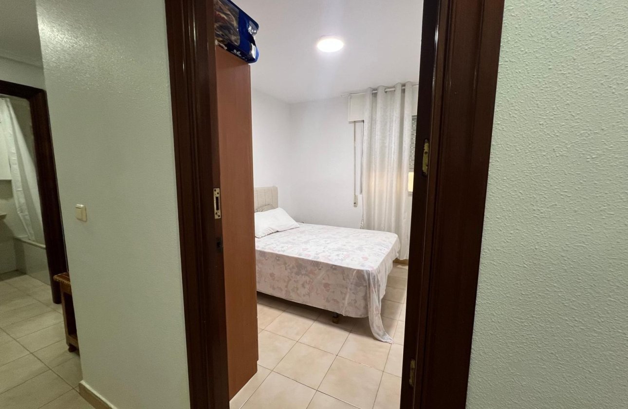 Herverkoop - Appartement -
Torrevieja - Playa del Cura