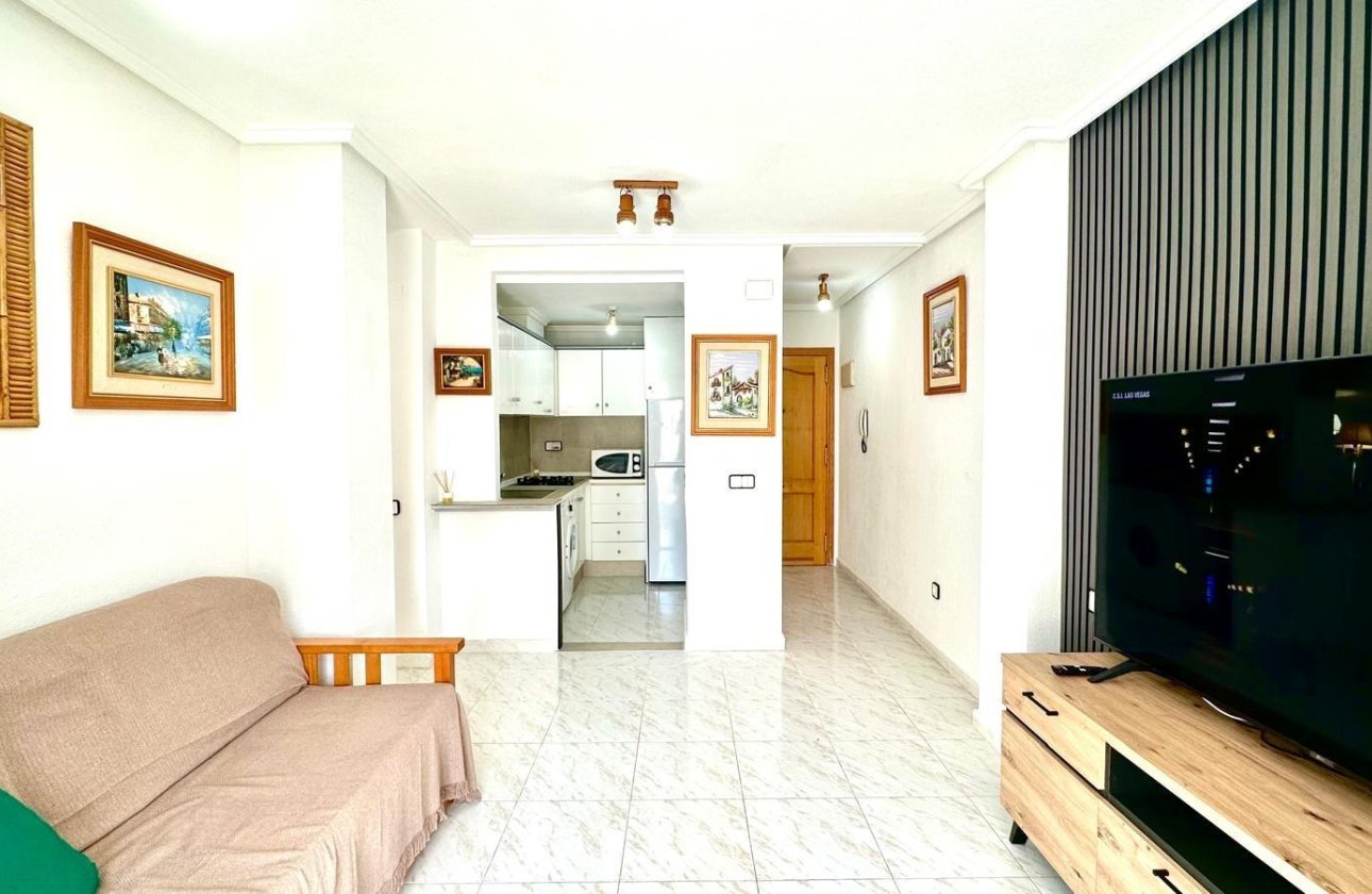 Herverkoop - Appartement -
Torrevieja - Playa del Cura