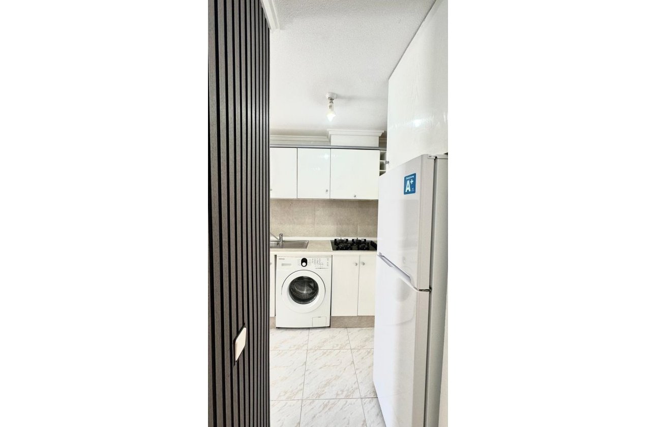 Herverkoop - Appartement -
Torrevieja - Playa del Cura