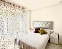 Herverkoop - Appartement -
Torrevieja - Playa del Cura