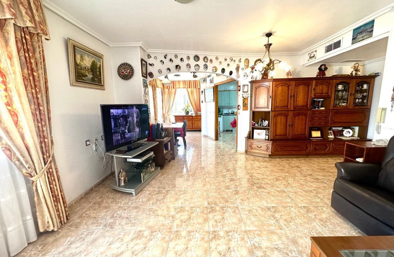 Herverkoop - Appartement -
Torrevieja - Playa del Cura