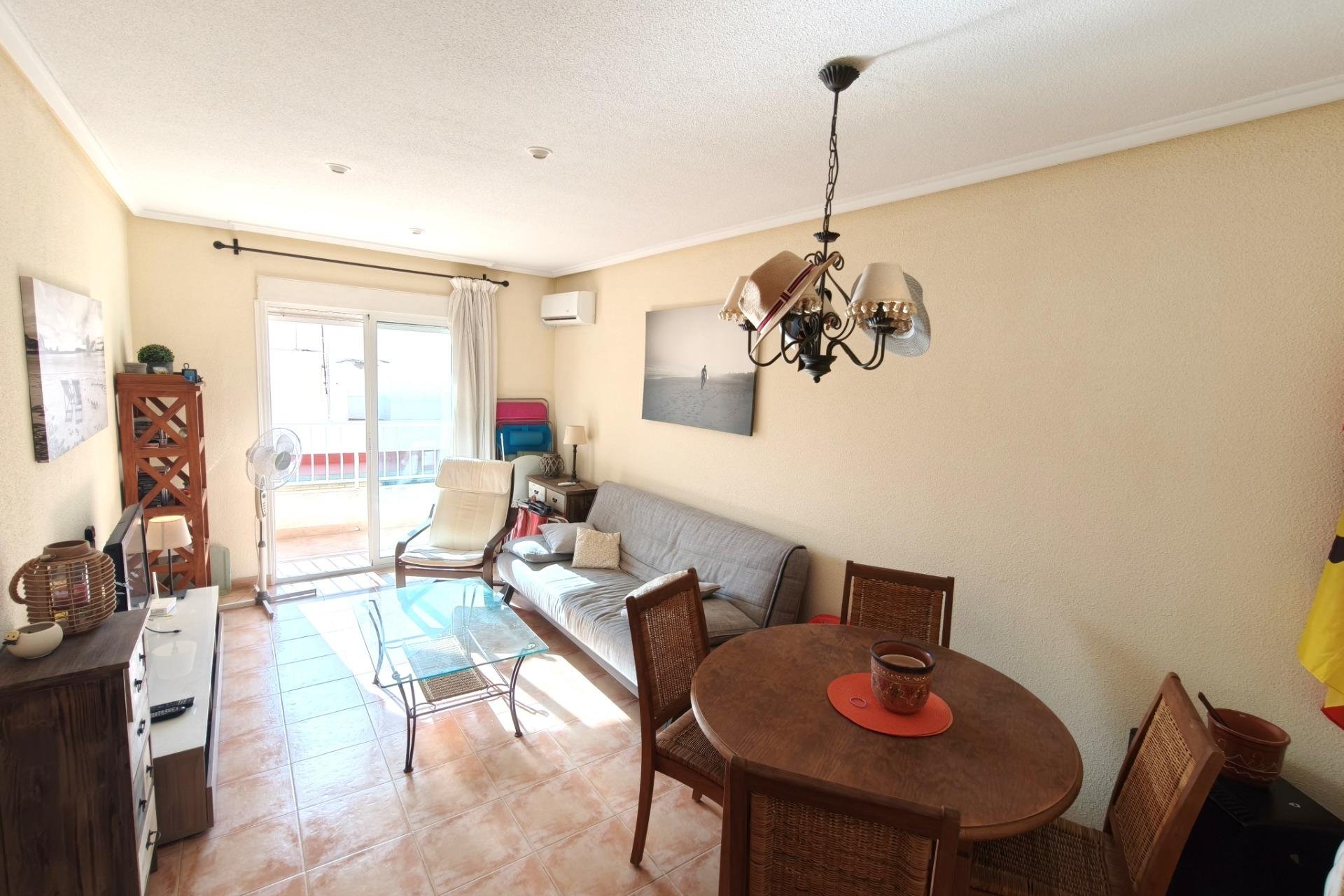 Herverkoop - Appartement -
Torrevieja - Playa del Cura