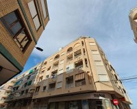 Herverkoop - Appartement -
Torrevieja - Playa del Cura