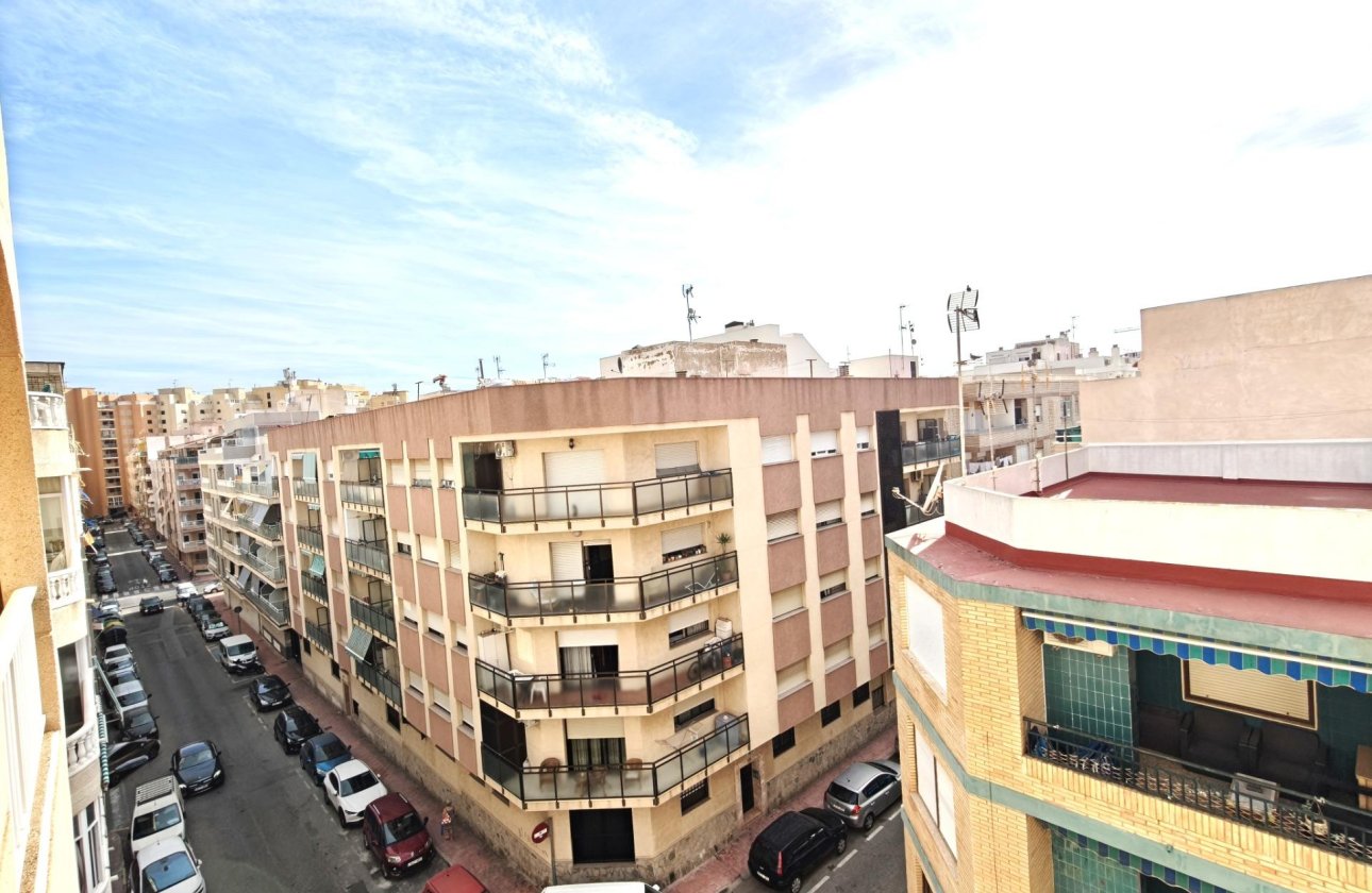 Herverkoop - Appartement -
Torrevieja - Playa del Cura