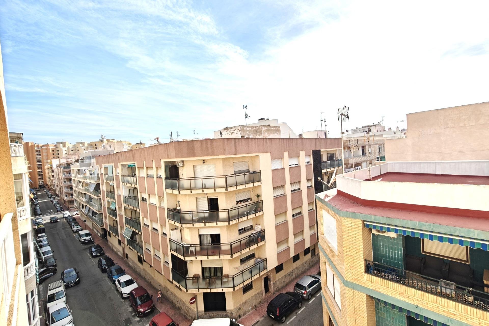 Herverkoop - Appartement -
Torrevieja - Playa del Cura