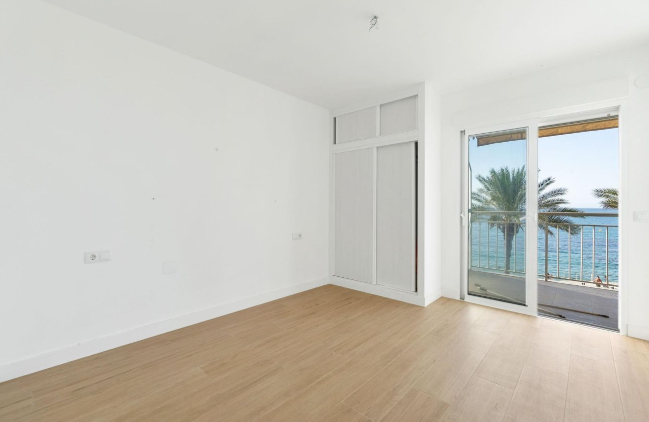 Herverkoop - Appartement -
Torrevieja - Playa del Cura
