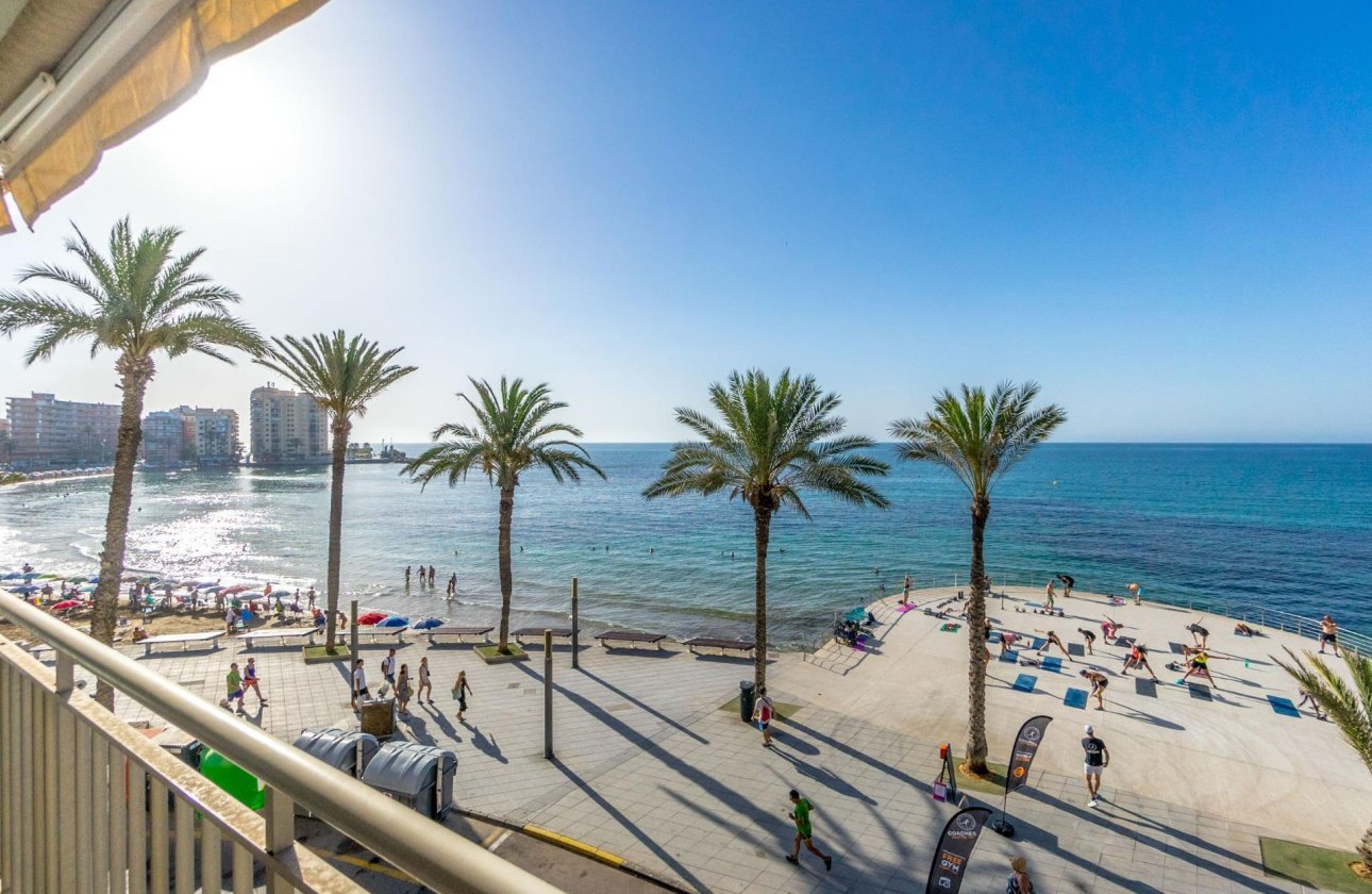 Herverkoop - Appartement -
Torrevieja - Playa del Cura