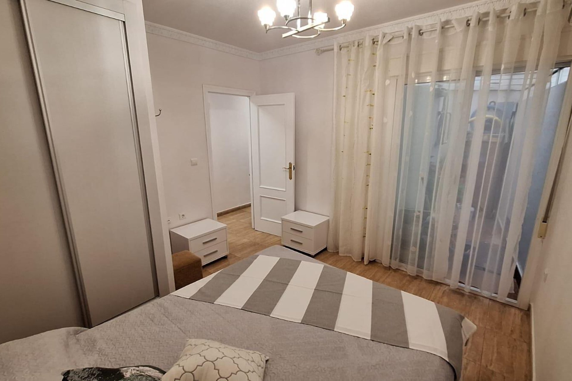 Herverkoop - Appartement -
Torrevieja - Playa del Cura