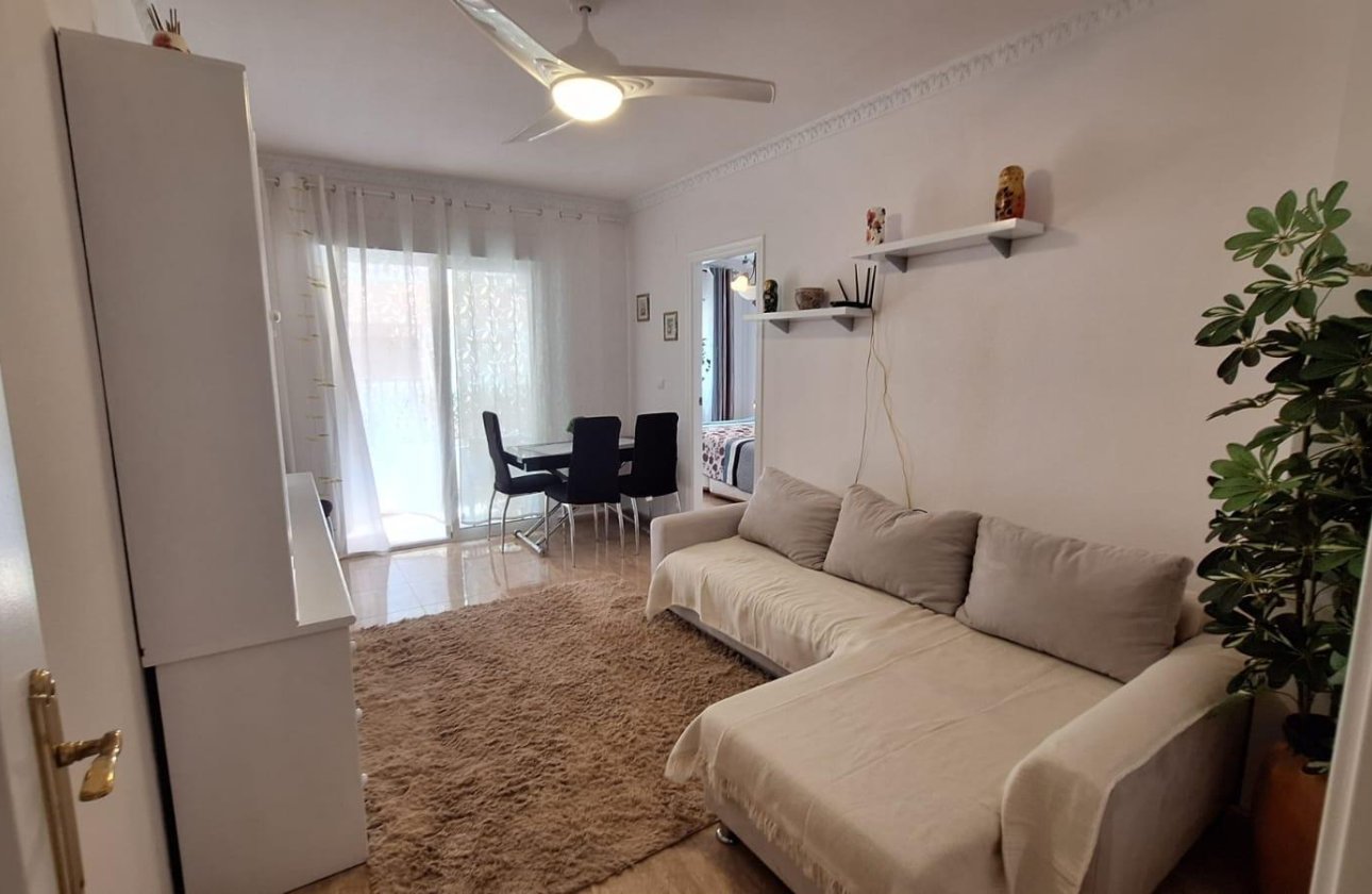 Herverkoop - Appartement -
Torrevieja - Playa del Cura