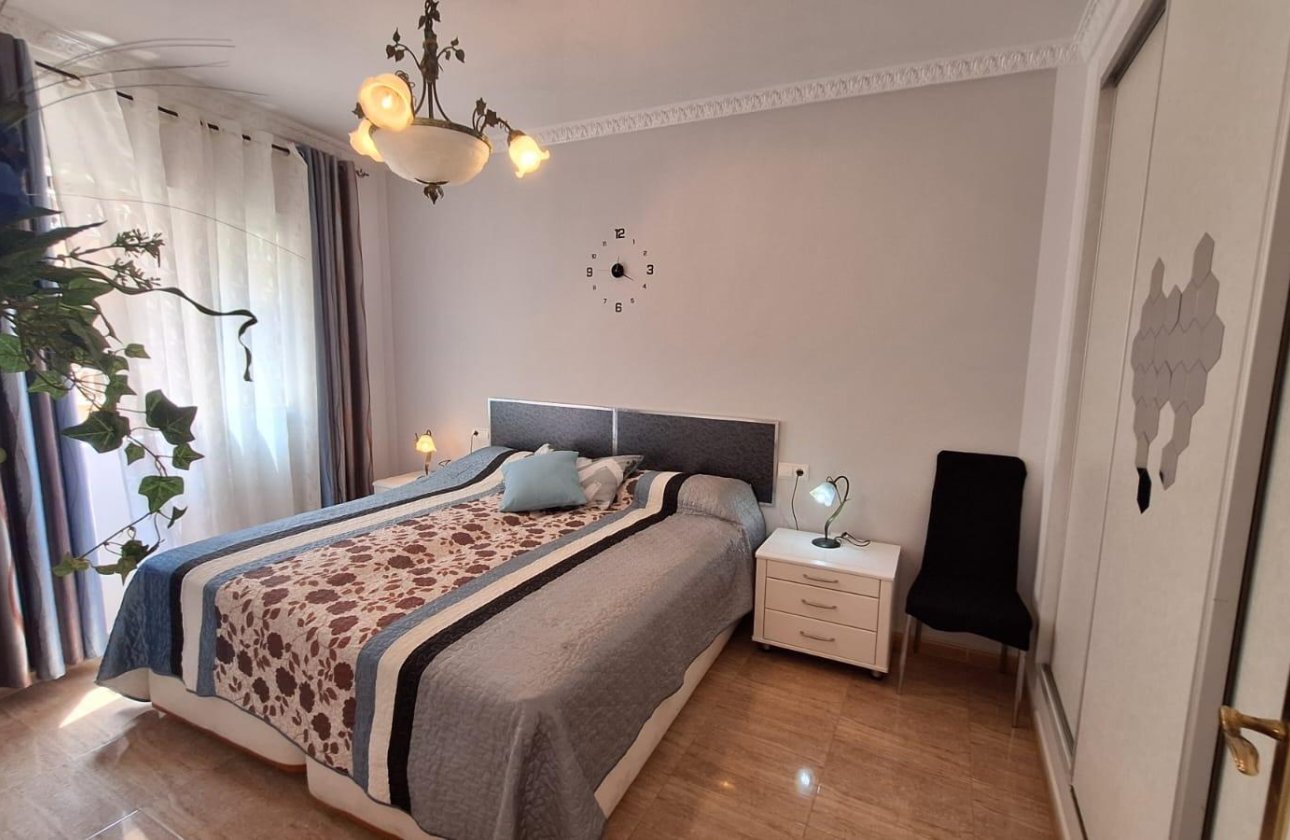 Herverkoop - Appartement -
Torrevieja - Playa del Cura