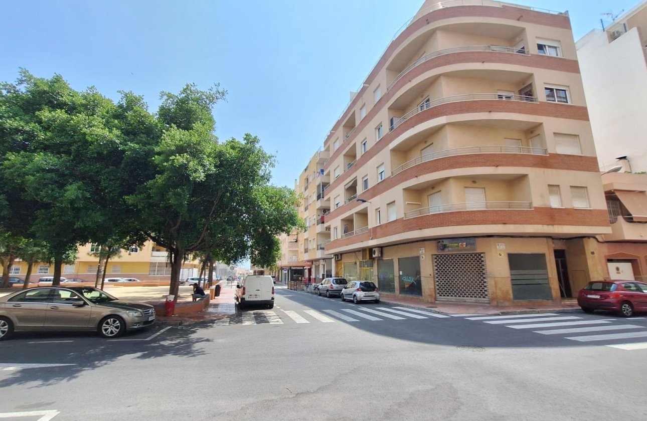 Herverkoop - Appartement -
Torrevieja - Playa del Cura