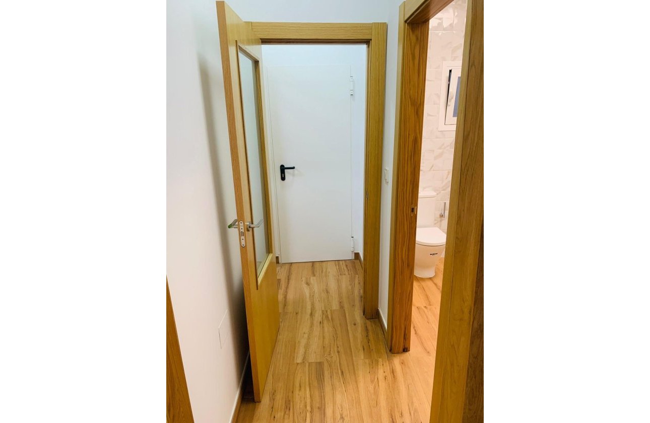 Herverkoop - Appartement -
Torrevieja - Playa del Cura