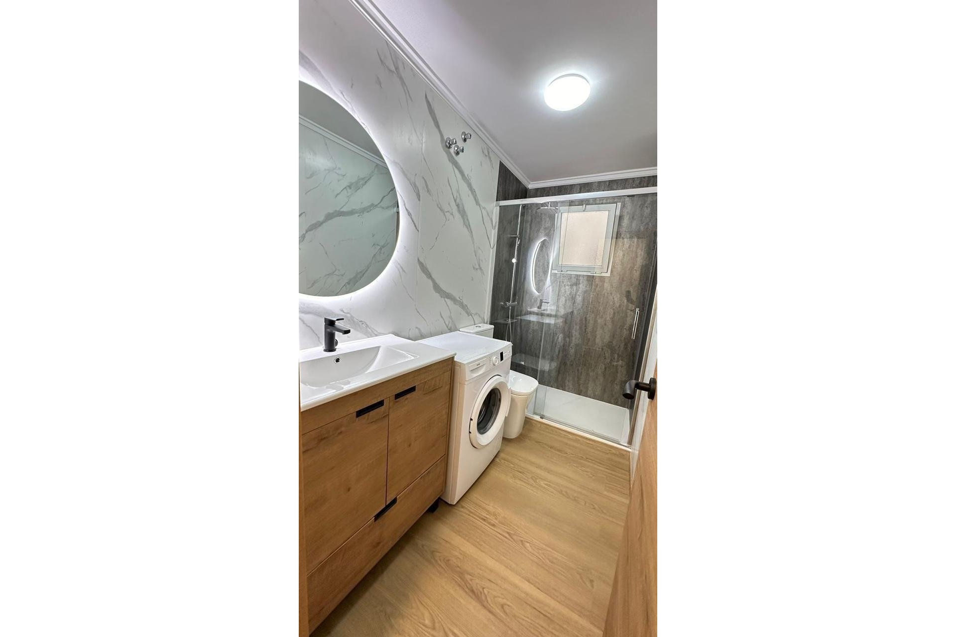 Herverkoop - Appartement -
Torrevieja - Playa del Cura