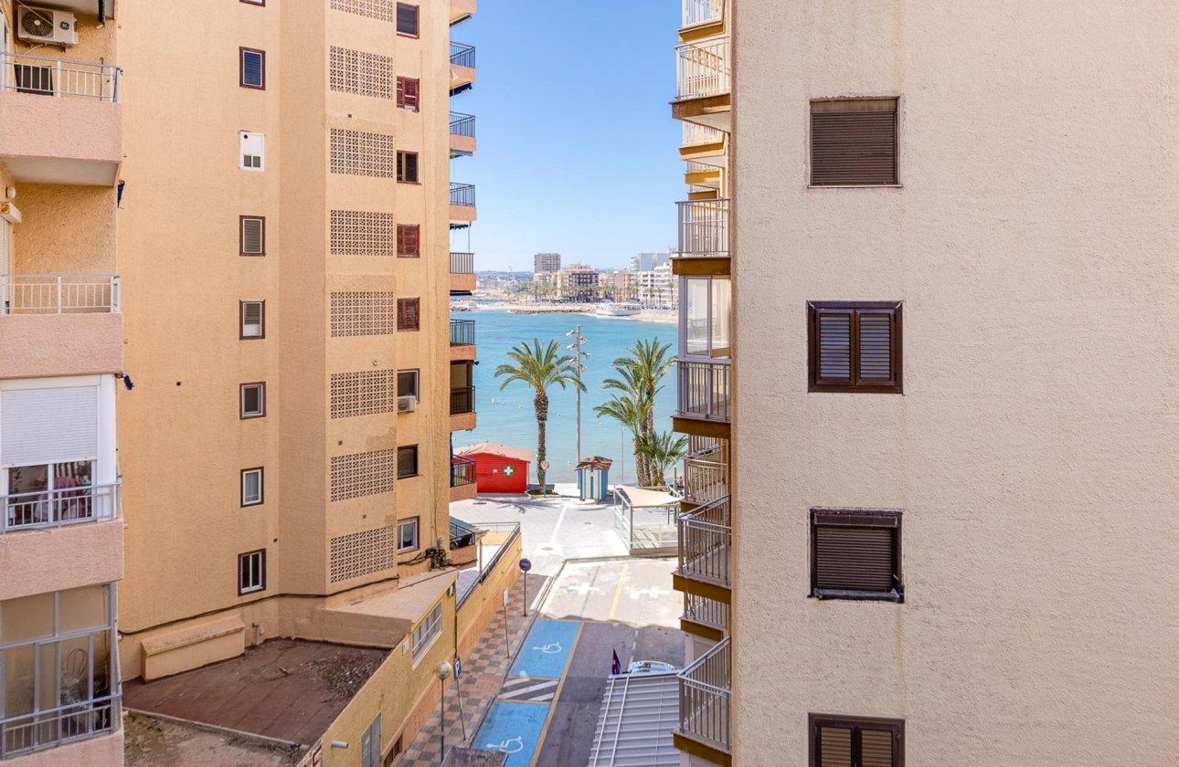 Herverkoop - Appartement -
Torrevieja - Playa del Cura