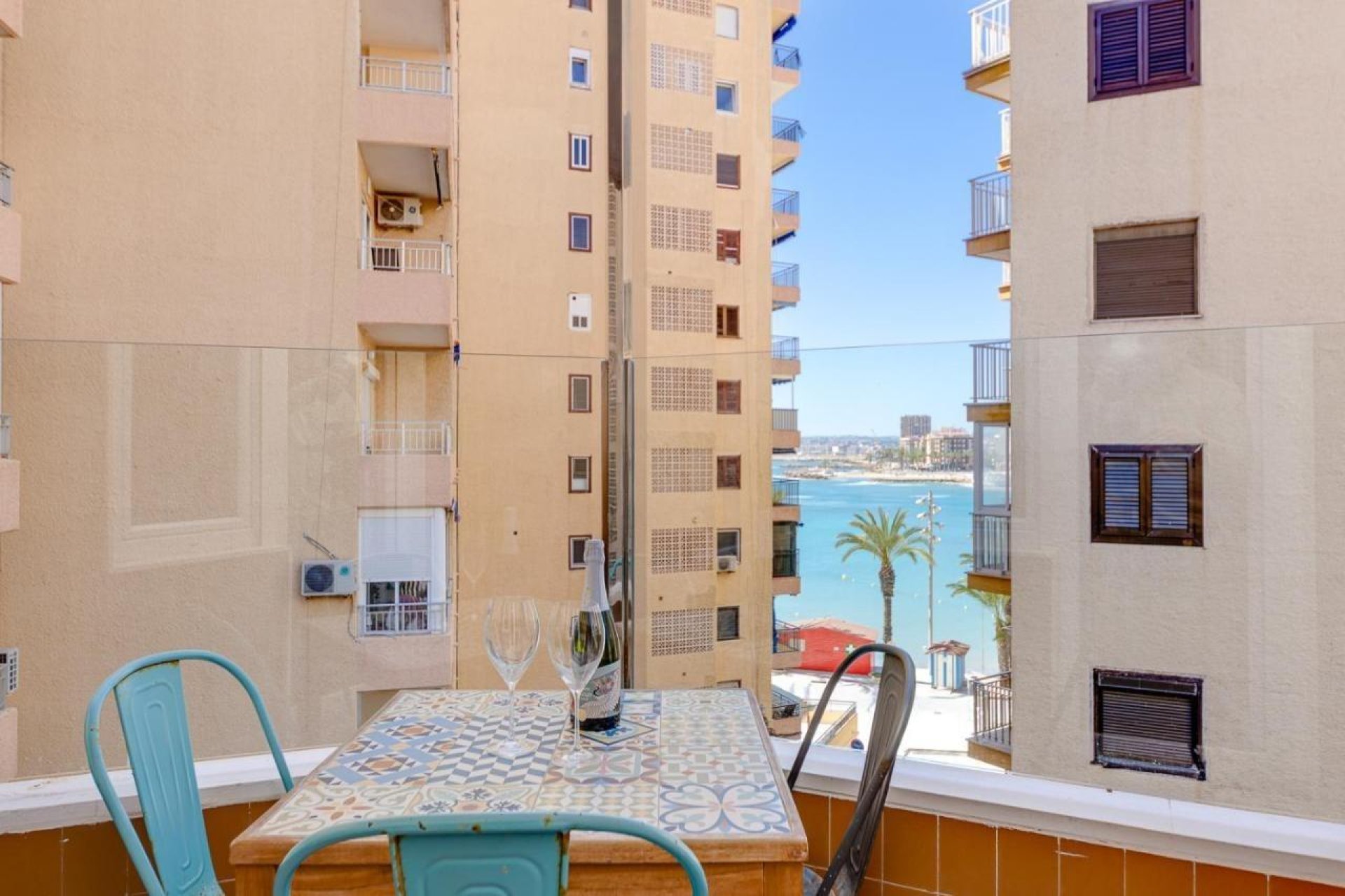 Herverkoop - Appartement -
Torrevieja - Playa del Cura