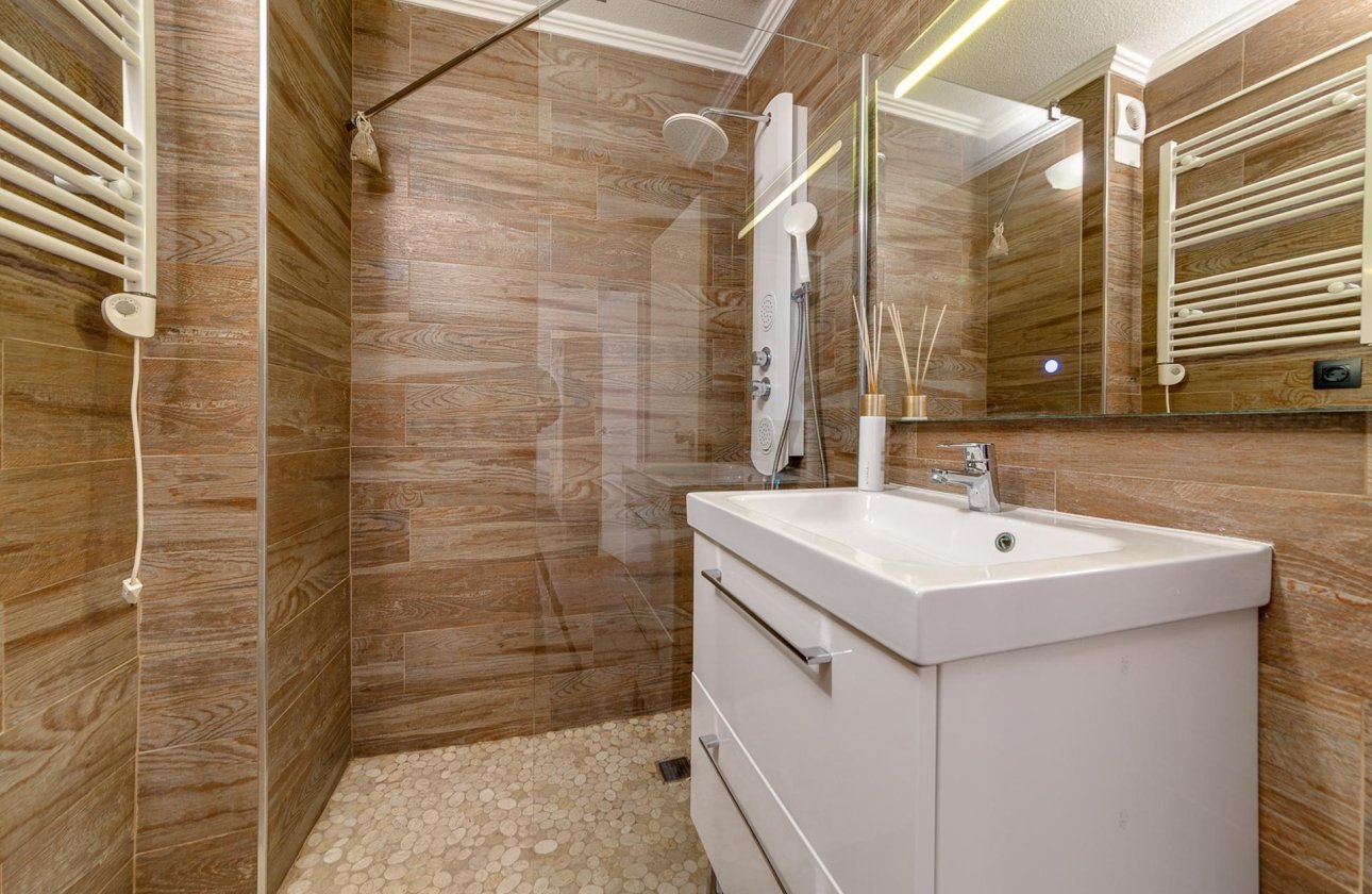 Herverkoop - Appartement -
Torrevieja - Playa del Cura