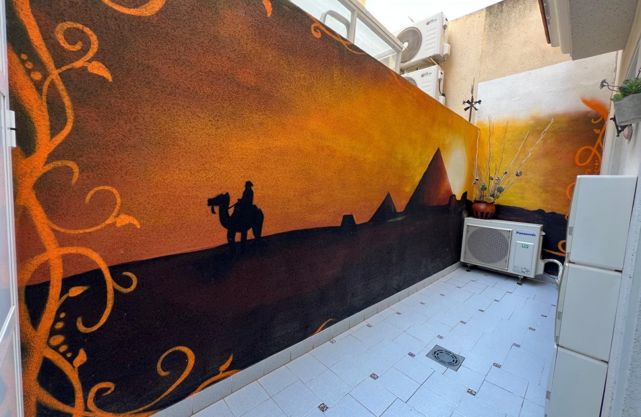 Herverkoop - Appartement -
Torrevieja - Playa del Cura