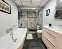 Herverkoop - Appartement -
Torrevieja - Playa del Cura