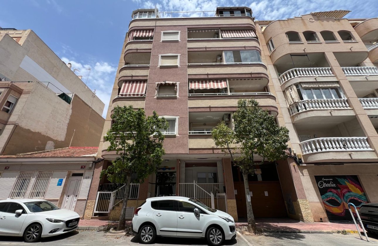 Herverkoop - Appartement -
Torrevieja - Playa del Cura