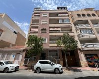 Herverkoop - Appartement -
Torrevieja - Playa del Cura