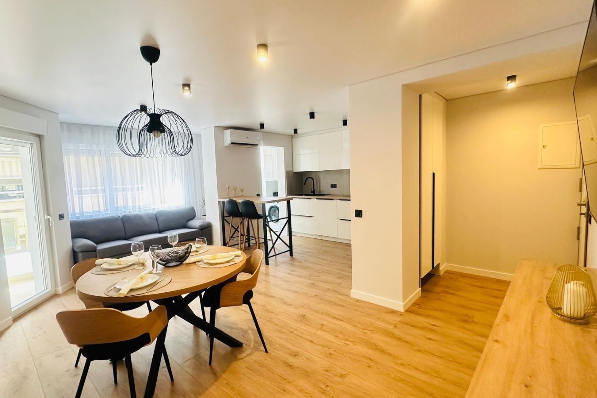 Herverkoop - Appartement -
Torrevieja - Playa del Cura