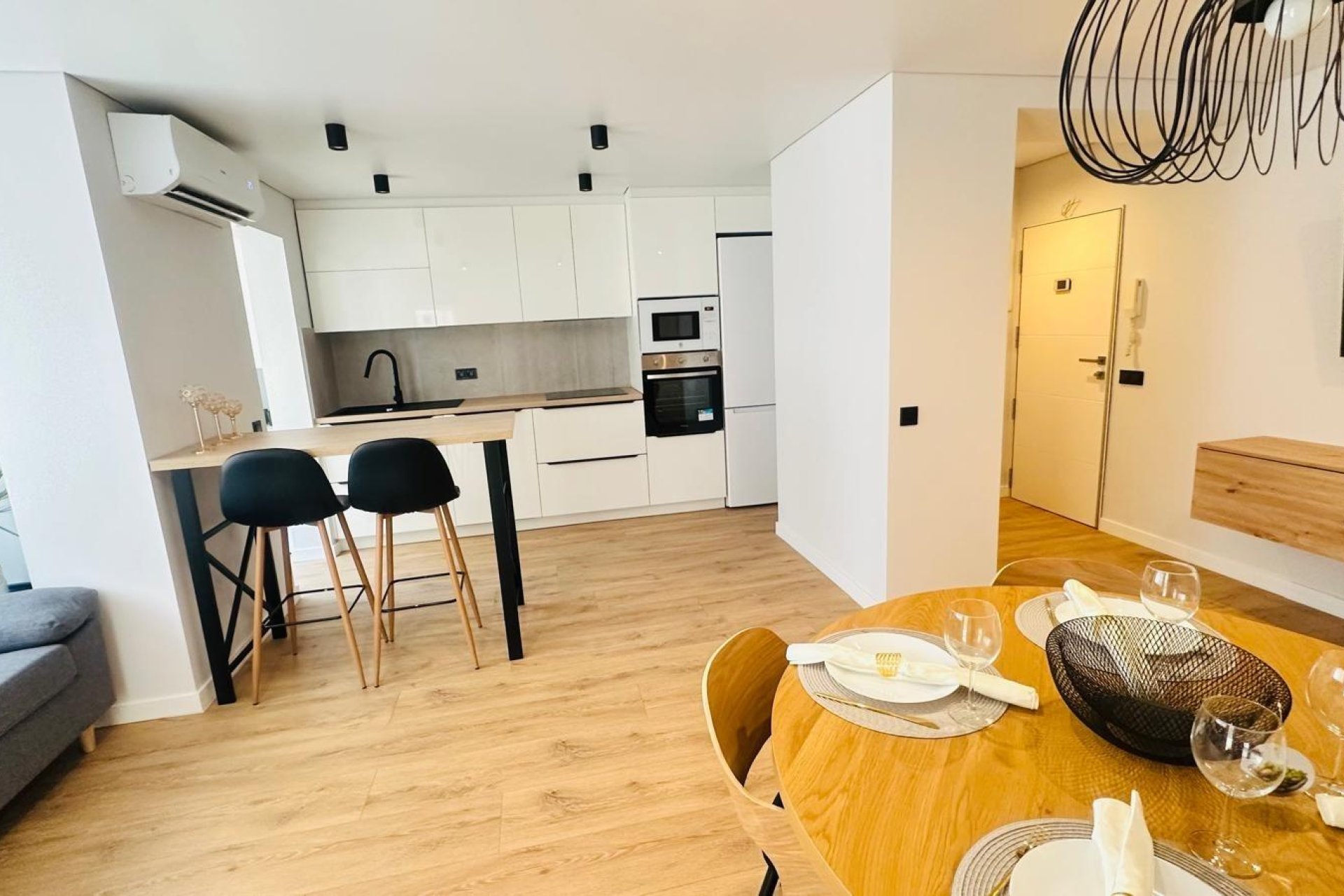 Herverkoop - Appartement -
Torrevieja - Playa del Cura