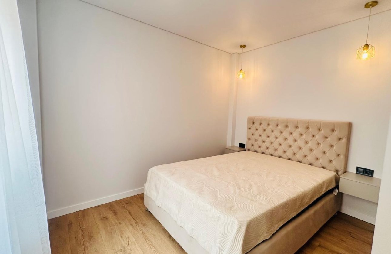 Herverkoop - Appartement -
Torrevieja - Playa del Cura