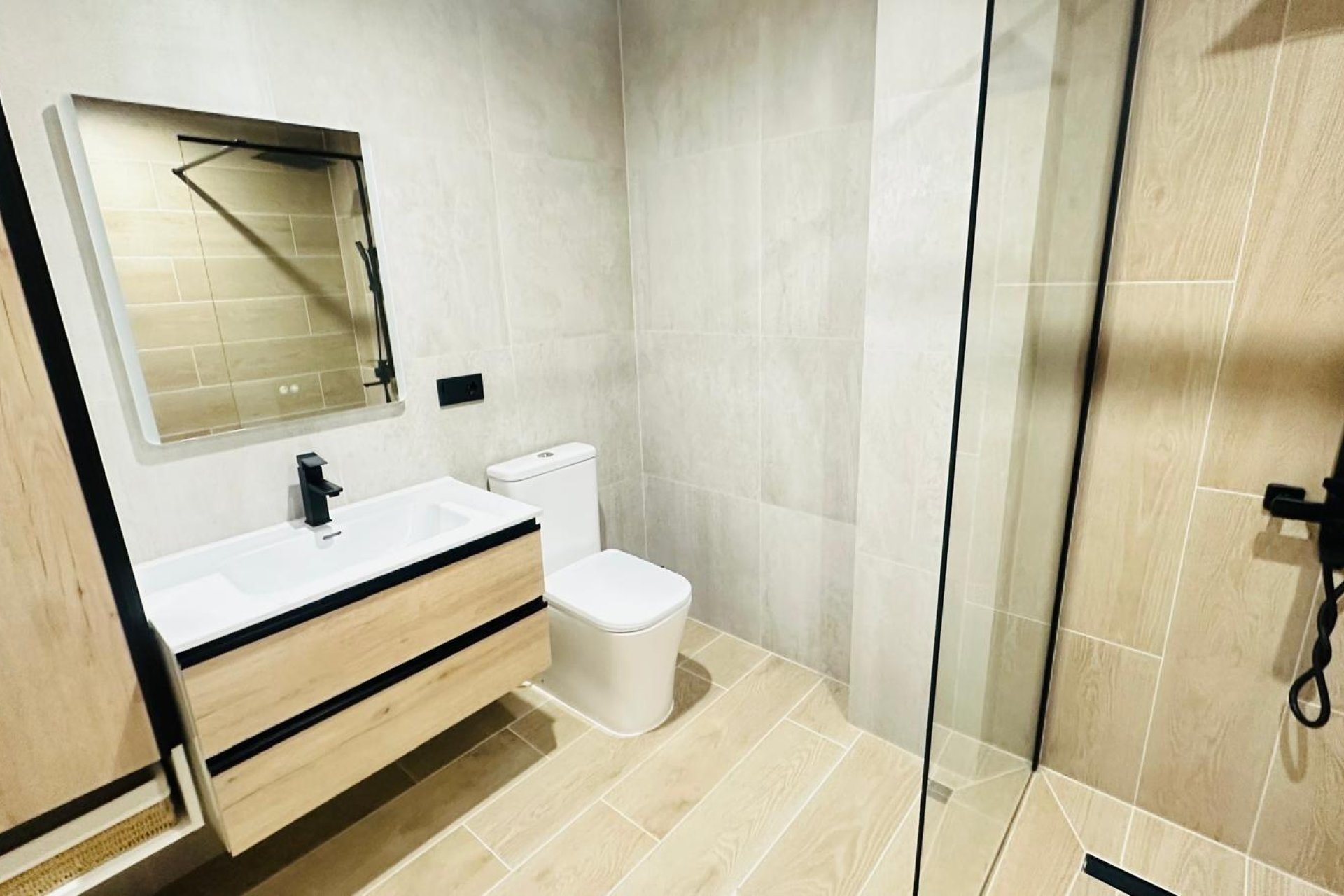 Herverkoop - Appartement -
Torrevieja - Playa del Cura