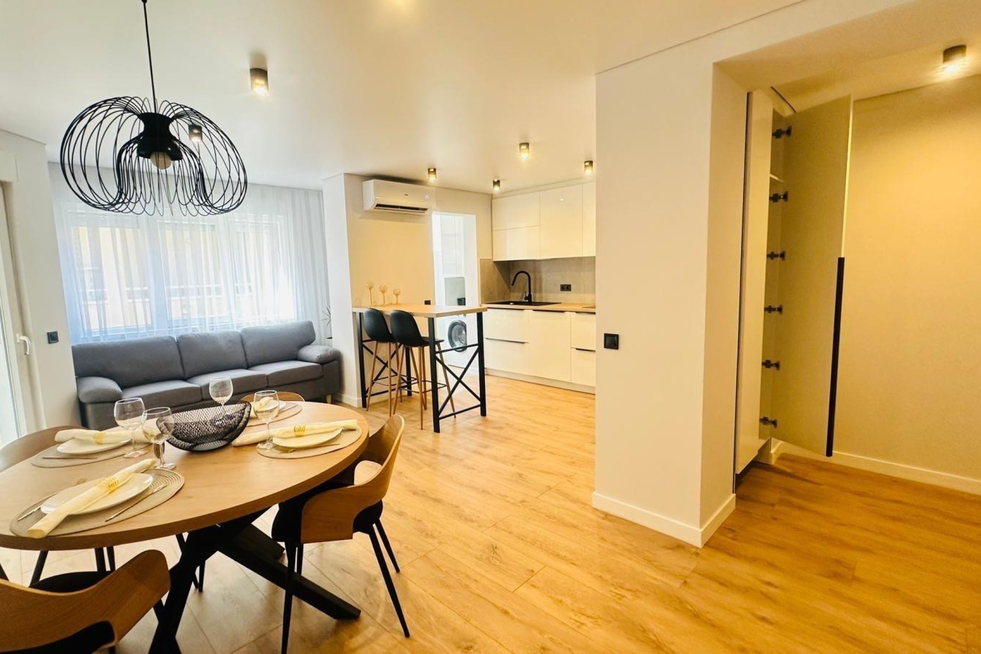 Herverkoop - Appartement -
Torrevieja - Playa del Cura