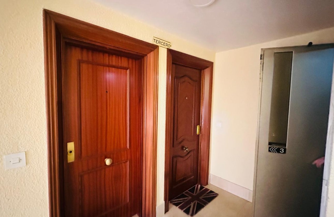 Herverkoop - Appartement -
Torrevieja - Playa del Cura