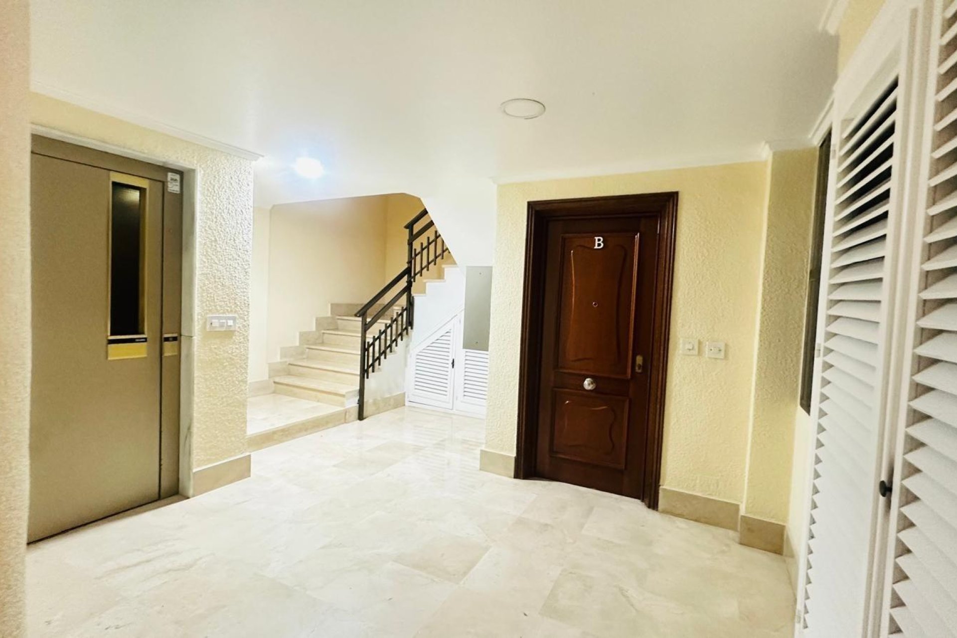 Herverkoop - Appartement -
Torrevieja - Playa del Cura