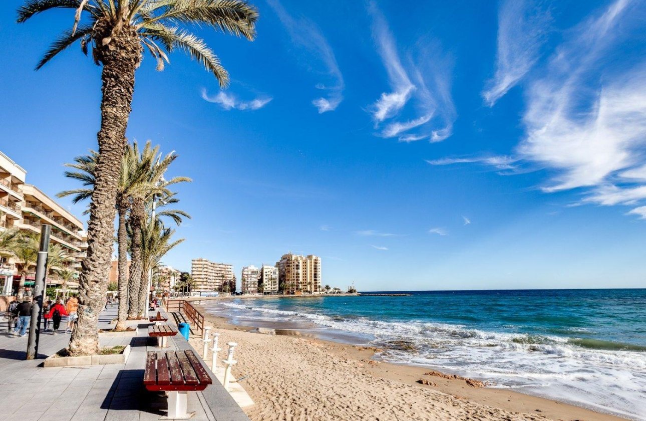 Herverkoop - Appartement -
Torrevieja - Playa del Cura